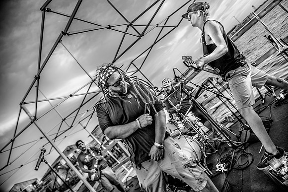 OogeeWawa.Flynns.DLM.2017 (1 of 1)