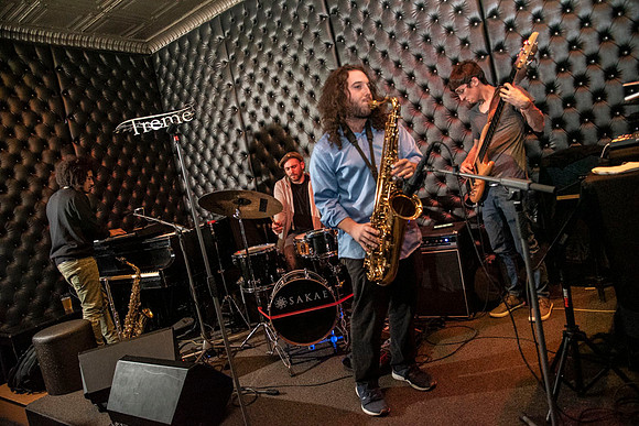 SwingSessions.4anniversaryShow.TReme.EastCoastKaliMon.2019_32