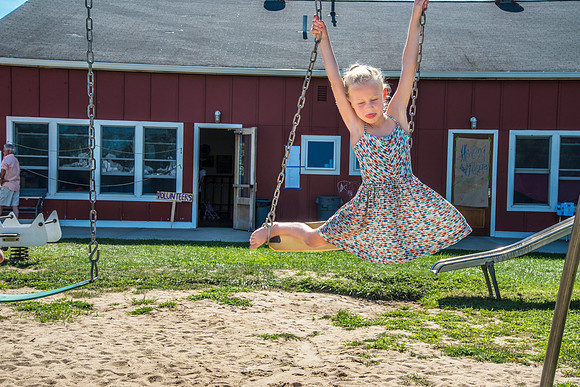 HamptonYogaFest.GirlonSwing.DLM.2016-1573