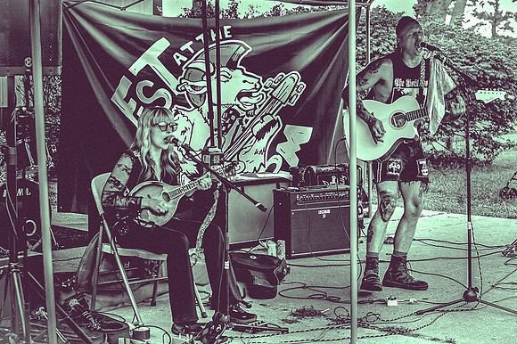 CloversCurfew-FESTatTheFarm-2026_7