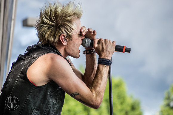 Sum41.CT.WarpedTour.DLM.2016..-0018