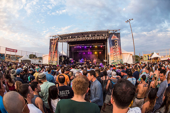PigeonsPlayingPingpongGSB.EastCoastKali.2018
