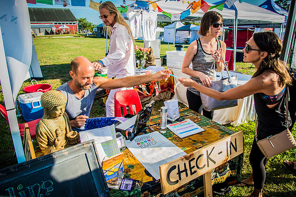 HamptonYogaFest.Check-in.DLM.2016-2223